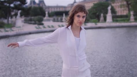 Musique de la pub Live Irrésistible de Givenchy : qui chante